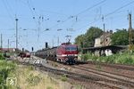 243 650 der DeltaRail GmbH aus Frankfurt/Oder fährt mit einem Kesselwagenzug von Fulda nach Frankfurt/Oder durch Leipzig-Wiederitzsch. (27.07.2019) <i>Foto: Ralf Opalka</i>