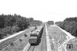 E 94 190 (Bw Mannheim) mit einem Güterzug auf der Rheintalbahn bei Graben-Neudorf. (18.07.1959) <i>Foto: Helmut Röth</i>
