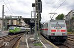 193 990 vor Flixtrain FLX 27802 aus Berlin und 146 558 mit IC 2047 nach Dresden, der wegen der Messarbeiten in Gleis 2 nach Gleis 3 in Wuppertal Hbf einfahren mussste. (09.08.2019) <i>Foto: Wolfgang Bügel</i>