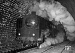 50 1283 vom Bw Brügge/Westf. wurde auf recht ungewöhnliche Weise im Rotter Tunnel auf der Wuppertaler Nordbahn vom damaligen Wuppertaler Direktionsfotografen dokumentiert - mit den damaligen fotografischen Möglichkeiten durchaus eine Meisterleistung.  (02.1953) <i>Foto: BD Wuppertal (Säuberlich)</i>