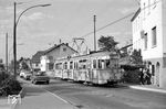 Tw 223 auf der Linie 8 (Seegarten – Rohrbacher Straße – Rohrbach – Leimen – Nußloch – Wiesloch) in Nußloch. Im Juli 1973 wurde die Linie eingestellt. (09.09.1971) <i>Foto: Helmut Röth</i>