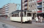 Tw 324 der Hagener Straßenbahn AG (DUEWAG/AEG, Baujahr 1956) auf der Linie 8 nach Hagen Markt am Hauptbahnhof. (1970) <i>Foto: Günter Hauthal</i>