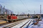 212 065 schiebt den N 5239 nach Remscheid aus dem Bahnhof Wuppertal-Unterbarmen. (31.12.1985) <i>Foto: Wolfgang Bügel</i>