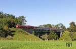 218 428 und 218 401 mit EC 195 nach München auf dem Leiblach-Viadukt bei Maria-Thann. (12.09.2019) <i>Foto: Joachim Bügel</i>