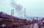 Eine 01.10 beschleunigt ihren Schnellzug aus Kassel Hbf in Höhe des Bahnbetriebwerks. (1966) <i>Foto: Günter Hauthal</i>