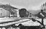 Die "eingedeutschte" 93 1527 (ex CSD 423.072) während des Zweiten Weltkriegs im Bahnhof Winkelsdorf im Altvatergebirge im östlichen Sudentenland. (03.1944) <i>Foto: RVM (Ittenbach)</i>