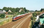 Eine 613 Doppeleinheit aus Braunschweig fährt in Salzgitter-Ringelheim ein. Die Streckengleise rechts führen nach Goslar. (1983) <i>Foto: Günter Hauthal</i>