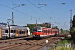 420 924 auf der S-Bahnverstärkungslinie S 68 von Langenfeld/Rhld nach Wuppertal-Vohwinkel begegnet bei Düsseldorf-Benrath einem 462 des künftigen Rhein-Ruhr-Express (RRX). (27.06.2019) <i>Foto: Zeno Pillmann</i>