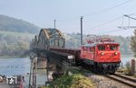 ÖBB 1670.09 fährt mit Überstellzug SLGAG 93867 aus Summerau über die Donaubrücke in Linz ein. (18.10.2019) <i>Foto: Joachim Schmidt</i>