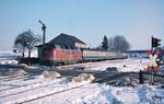 220 037 mit E 2640 (Braunschweig - Mönchengladbach) in Ildehausen. (01.02.1981) <i>Foto: Prof. Dr. Willi Hager</i>