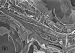 Luftaufnahme auf Bahnhof und Betriebswerk Altenhundem in Sauerland. (10.06.1952) <i>Foto: Slg. Eisenbahnstiftung</i>