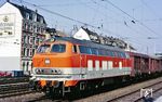 Die in Citybahnfarben lackierte 218 145 vor dem Ne 62064 nach Köln-Kalk-Nord in Wuppertal-Oberbarmen. (02.05.1986) <i>Foto: Wolfgang Bügel</i>