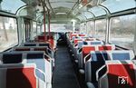 Für damalige Verhältnisse eine durchaus innovative Farbgestaltung im Innenraum des HHA-Busses 5104. (11.1960) <i>Foto: Uwe Jens Jansen</i>