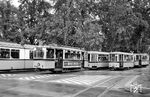 Straßenbahnzüge am Stuttgarter Hauptbahnhof. (06.09.1964) <i>Foto: Helmut Röth</i>