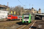 In Wuppertal-Steinbeck begegnet 422 530 als S 9 nach Essen dem IC 2226 nach Kiel mit 101 110. (04.12.2019) <i>Foto: Wolfgang Bügel</i>