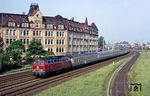 218 198 (Bw Regensburg) hat mit N 4533 soeben den Nürnberger Hauptbahnhof verlassen. (15.06.1986) <i>Foto: Wolfgang Bügel</i>