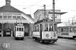 Tw 1104 und Arbeitswagen 2 am Depot in Bad Dürkheim. (10.04.1965) <i>Foto: Helmut Röth</i>