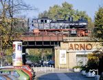 74 1230 auf dem Weg zum Bahnhof Zoo in Höhe des S-Bahnhofs Savignyplatz. (10.1984) <i>Foto: Karsten Risch</i>