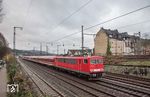 Schlusslok 155 191 am Sonderzug mit 221 122 bei der Ausfahrt aus dem Hagener Hauptbahnhof. (14.12.2019) <i>Foto: Joachim Schmidt</i>