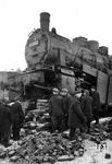 Die Folgen eines Auffahrunfalls im Bahnhof Groß-Gleidingen, an dem die Lehrter 55 3842 beteiligt war. (17.12.1938) <i>Foto: Privatfoto</i>