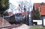 169 002 mit N 6616 nach Oberammergau zwischen Murnau Ort und Ramsachleite. (25.03.1981) <i>Foto: Prof. Dr. Willi Hager</i>