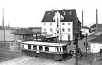 Triebwagen T 2 (Gotha, Baujahr 1933) der Elmshorn-Barmstedt-Oldesloer Eisenbahn (EBOE) im Bahnhof Elmshorn. (20.04.1952) <i>Foto: Carl Bellingrodt</i>