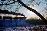 Ein Güterzug mit einer 50.35er dampft bei Flechtingen vorbei. (02.1978) <i>Foto: Dr. Uwe Knoblauch</i>