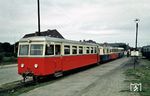 Triebwagen T 24 (Talbot, Baujahr 1949) kam 1958 von der Eckernförder Kreisbahn nach Sylt und wurde 1971 an die Juister Inselbahn weitergegeben. Hier steht er im Bahnhof Westerland/Sylt. (08.1960) <i>Foto: Uwe Jens Jansen</i>