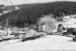 Winterfreuden im Erzgebirge mit 99 1594 bei Schmalzgrube. (29.03.1975) <i>Foto: Joachim Schmidt</i>