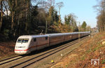 Ein weiterer Ersatzzug für einen ICE 1 war 402 029 (mit dem zweiten Triebkopf 046), der als ICE 923 (Hamburg-Altona - Frankfurt/M Hbf) bei Leichlingen an diesem Tag schlappe 60 Minuten Verspätung hatte. (21.01.2020) <i>Foto: Joachim Bügel</i>