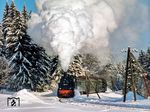 Der Februar 1978 brachte ein osteuropäisches Hoch mit glasklarem Winterwetter und Rekordtemperaturen von bis zu minus 18 Grad C, die für die Sonderfahrt der 94 1292 im Thüringer Wald gerade richtig kamen. Der Sonderzug wird gleich den Bahnhof Rennsteig erreichen. (18.02.1978) <i>Foto: Karsten Risch</i>