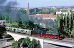 Ausfahrt des Sonderzuges D 19290 nach Nürnberg mit 01 1100 in Bayreuth. (20.09.1986) <i>Foto: Joachim Bügel</i>