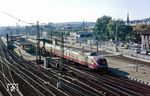 601 015/008 überführt den 430 114 nach Hamm in Wuppertal-Oberbarmen. (25.09.1986) <i>Foto: Joachim Bügel</i>