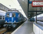118 035 wartet mit E 3404 nach Würzburg in Nürnberg Hbf auf den Abfahrauftrag. (1983) <i>Foto: Karsten Risch</i>