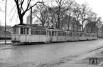 Das Ende der Straßenbahn in Stralsund: Tw 10, 11, 12, 14, 13 und 15 warten auf den Abtransport nach Gera. (04.1966) <i>Foto: Helmut Röth</i>