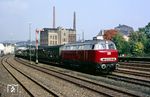 V 160 003 fährt mit Sonderzug N 25808 aus Schee in Wuppertal-Wichlinghausen ein. (28.09.1986) <i>Foto: Joachim Bügel</i>