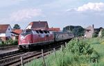 220 062 fährt mit dem "Heckeneilzug" E 2873 aus Ildehausen. (23.05.1981) <i>Foto: Dorothee Hager</i>