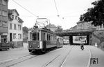 Tw 604 mit Bw 706 in Pforzheim-Brötzingen auf der Pforzheimer Kleinbahn, die von 1900 bis 1968 Pforzheim mit Dietlingen, Ellmendingen, Ottenhausen und Ittersbach im westlichen Umland verband. (21.08.1965) <i>Foto: Helmut Röth</i>