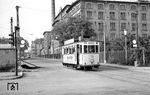 Tw 50 (Baujahr 1929) auf der Linie 9 über den Hauptbahnhof nach Rohrbach vor dem Betriebshof (links) auf der Karl-Metz-Str. in Heidelberg. (28.08.1965) <i>Foto: Helmut Röth</i>