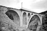 Die genaue Betrachtung der Brücke zeigte auch hier Schäden, die sie unbefahrbar machte.  (1945) <i>Foto: RBD Mainz, Slg. W. Löckel</i>