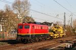 140 003 von Rail Cargo Carrier vor DGS 59837 (Gießen-Bergwald - Duisburg-Wedau) in Hilden. (01.04.2020) <i>Foto: Joachim Bügel</i>
