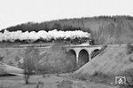 01 1105 mit E 579 nach Würzburg auf dem Gänsauviadukt im Elztal bei Dallau. (10.02.1960) <i>Foto: Helmut Röth</i>