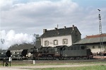 052 230	(50 2230) mit Gag 48547 (Arbel-Wagen) in Hermersdorf an der Saar. (27.04.1976) <i>Foto: Peter Schiffer</i>