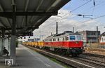50 km weiter südlich dieselt WFL 232 141 (ex DB Schenker Rail Polska) mit Bauz 91698 (Hamburg-Harburg - Stolberg) durch den Bahnhof Hilden. (14.04.2020) <i>Foto: Joachim Bügel</i>