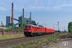 232 654 mit einem etwas übermotorisiertem Güterzug vor der Kokerei Prosper bei Bottrop-Welheim. (24.04.2020) <i>Foto: Marcus Henschel</i>