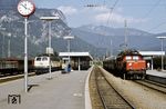 ÖBB 1020.09 steht mit N 4691 nach Mittenwald im Bahnhof Garmisch-Partenkirchen. Links wartet 218 402 vor N 5428. (25.08.1980) <i>Foto: Prof. Dr. Willi Hager</i>