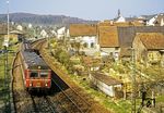 455 403 verlässt als Nt nach Osterburken den Bahnhof Auerbach bei Mosbach. (1984) <i>Foto: Karsten Risch</i>