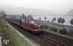 V 200 040 vom Bw Hamm P mit dem F 4 "Merkur" (Hamburg - Stuttgart) am Rhein bei Bacharach. (04.05.1958) <i>Foto: Carl Bellingrodt</i>