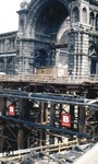 Sicherung des Portikus am Nürnberger Hauptbahnhof während des U-Bahnbaus. (17.09.1971) <i>Foto: Oskar Bär</i>