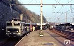 SNCB 1803 vor einem Schnellzug nach Köln in Liège-Guillemins. (28.10.1980) <i>Foto: Peter Schiffer</i>